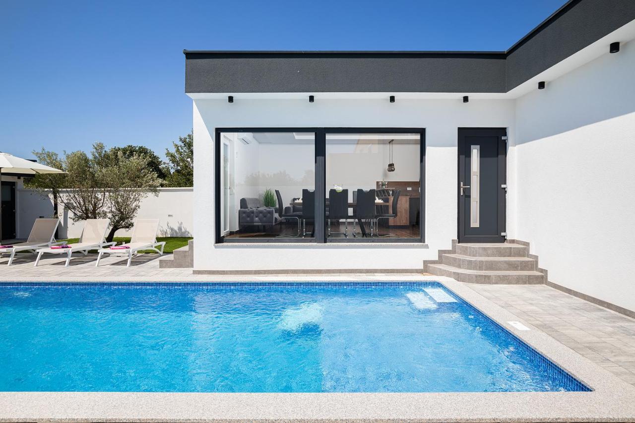 Villa L&L ميدولين المظهر الخارجي الصورة